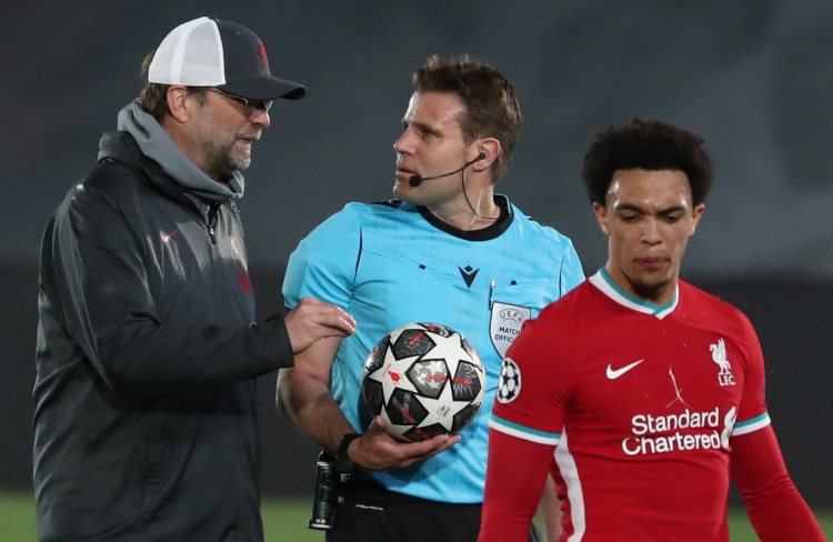 徐阳：邵佳一的融合与沟通能力强；希望更多年轻教练挺身而出（徐阳称邵佳一融合与沟通出色，盼更多年轻教练挺身而出）