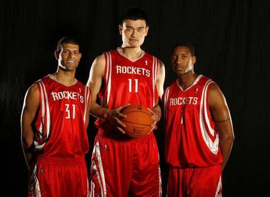 环球足球奖2025年度最佳球员候选：姆巴佩在列，巴黎8人入选（2025环球足球奖最佳球员候选出炉：姆巴佩入围，巴黎8人上榜）