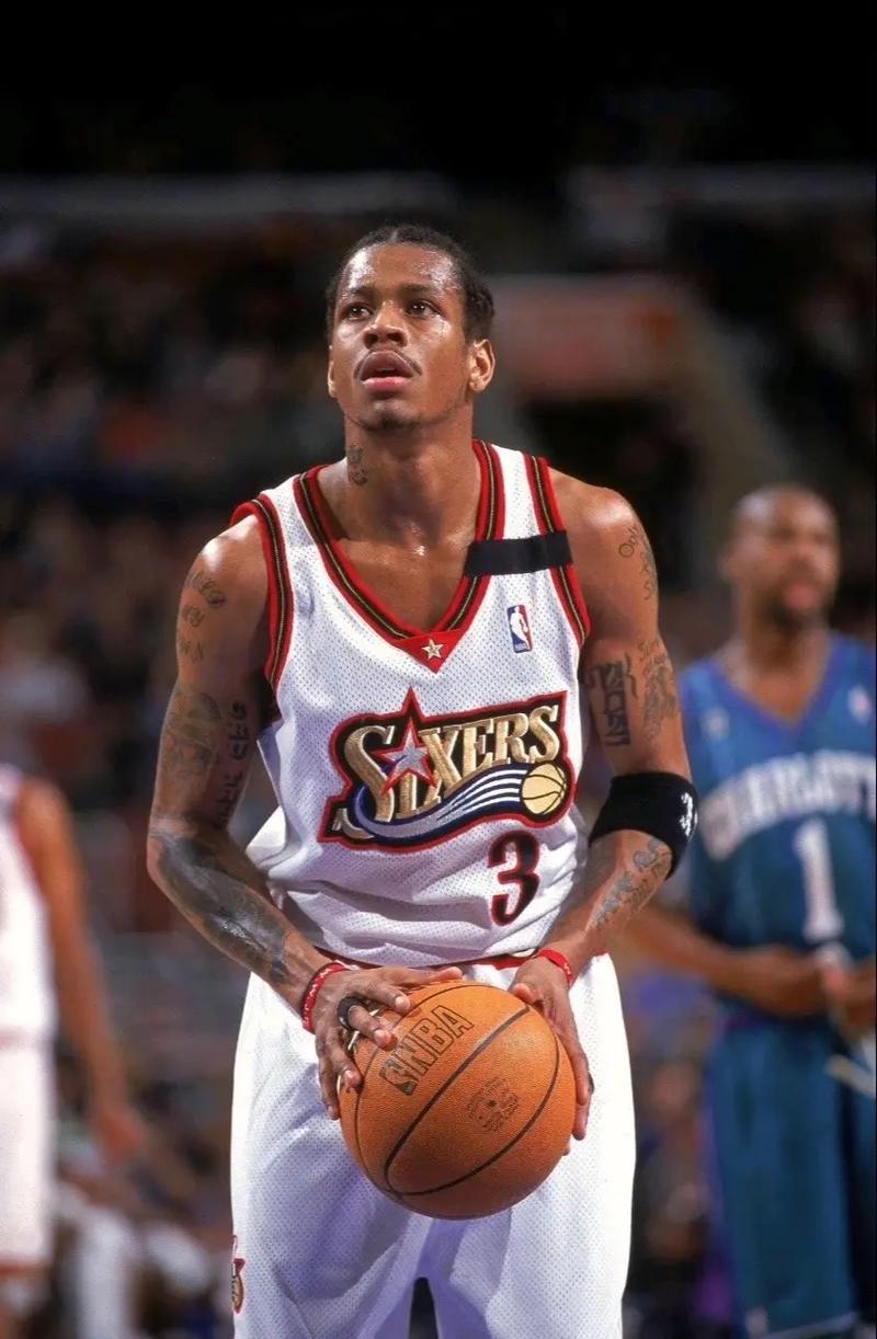 本赛季俱乐部双人组进球榜：凯恩+迪亚斯37球高居第一（俱乐部本季双人进球榜：凯恩与迪亚斯以37球领跑）