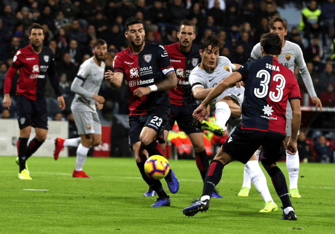 崩盘预警！皇马更衣室分裂，阿隆索帅位悬了，战曼城是最后救赎！（危机警报：皇马更衣室现分歧，阿隆索帅位告急，对阵曼城成最后机会）