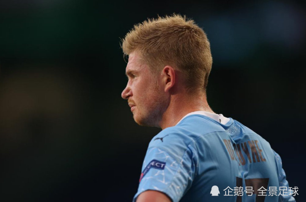 队报盛赞托万：现在他不仅是技术领袖，还是更衣室领袖（队报：托万已成球队技术与更衣室双料领袖）