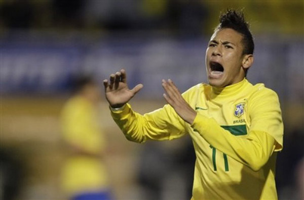 据报道，曼联欣喜若狂，签下中场球员阿莫林·阿多利斯的转会费大幅下降。（曼联迎利好：中场阿莫林·阿多利斯转会费大幅下调）