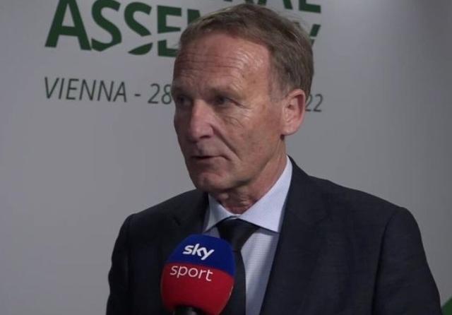 摩根转发评论萨拉赫赛后炮轰言论：也许是时候该来个采访了（摩根转推回应萨拉赫赛后怒言：或许该安排一次专访了）