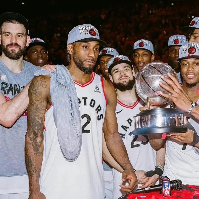 FM26逆天Bug，外场球员“闪现”至门前挡出对方主罚的点球（FM26爆出离谱Bug：外场球员瞬移到门前封堵对方点球）