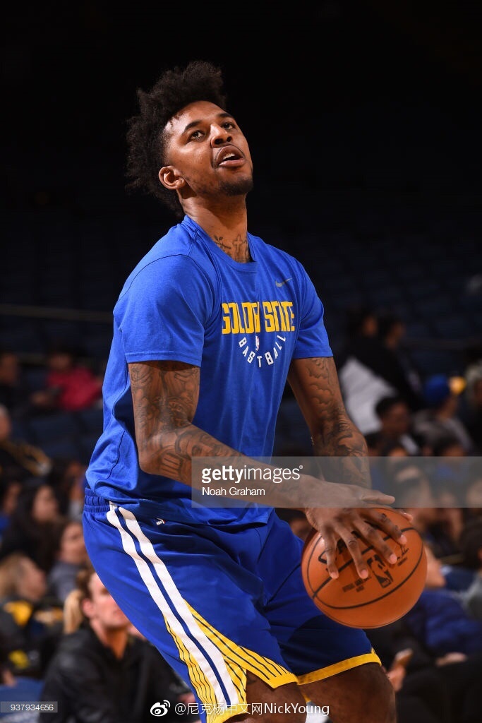 世体：埃里克-加西亚拒绝了巴黎的合同报价，选择留在巴萨（世体：埃里克-加西亚拒签巴黎报价，决定留守巴萨）