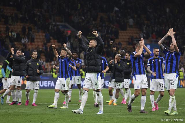 记者问批评球员是否担心更衣室反对，穆帅：你爸对你永远都很好？（被问批评球员会否惹更衣室不满，穆帅反问：你爸会一直对你好吗？）