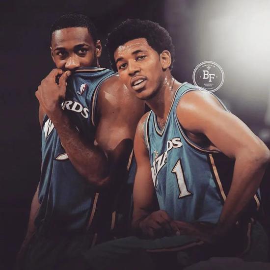 西甲：皇马客场2-2战平比利亚雷亚尔（西甲：皇马做客与比利亚雷亚尔2-2握手言和）